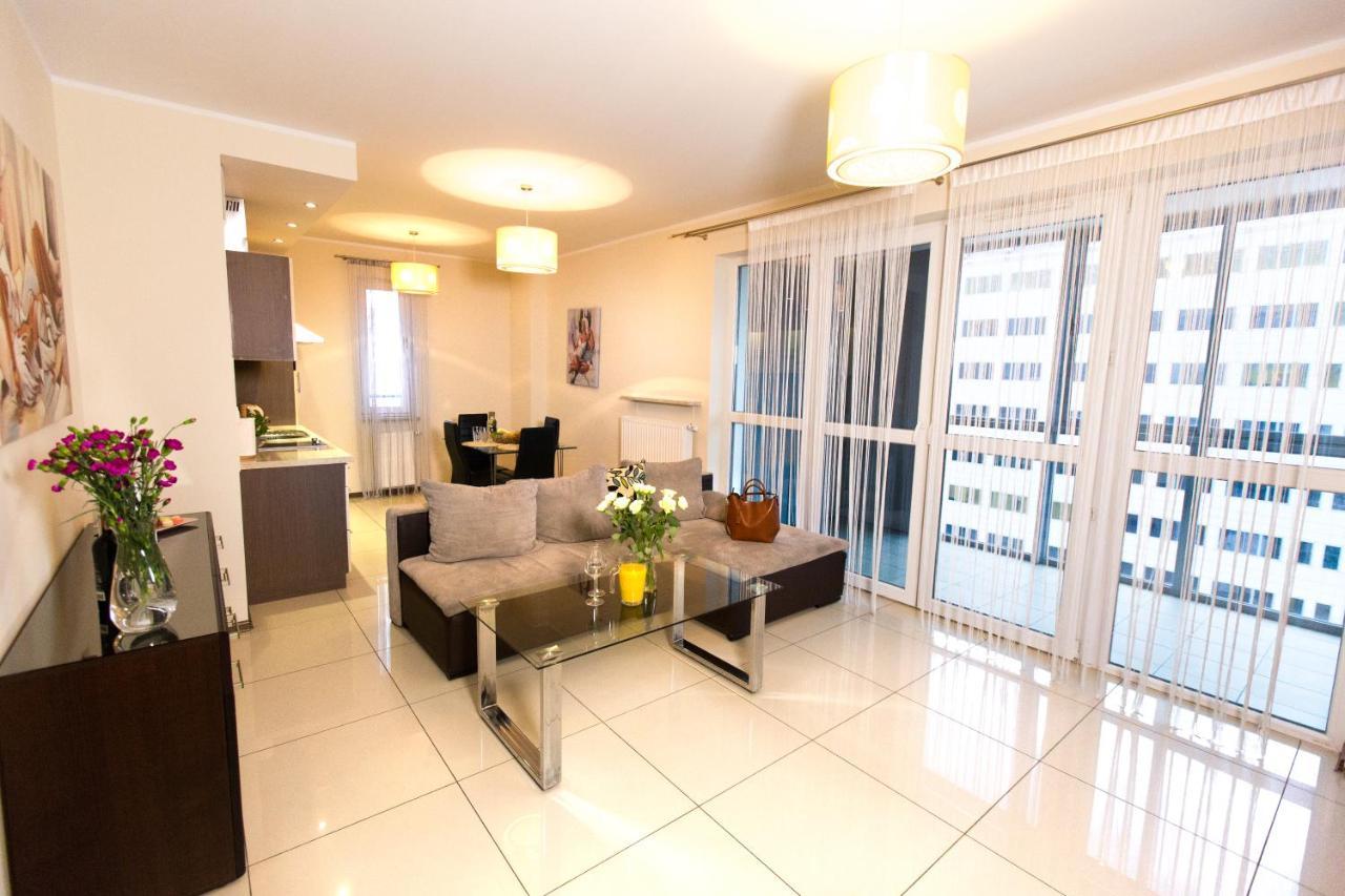 Pcd Aparthotel Wola Warszawa Zewnętrze zdjęcie