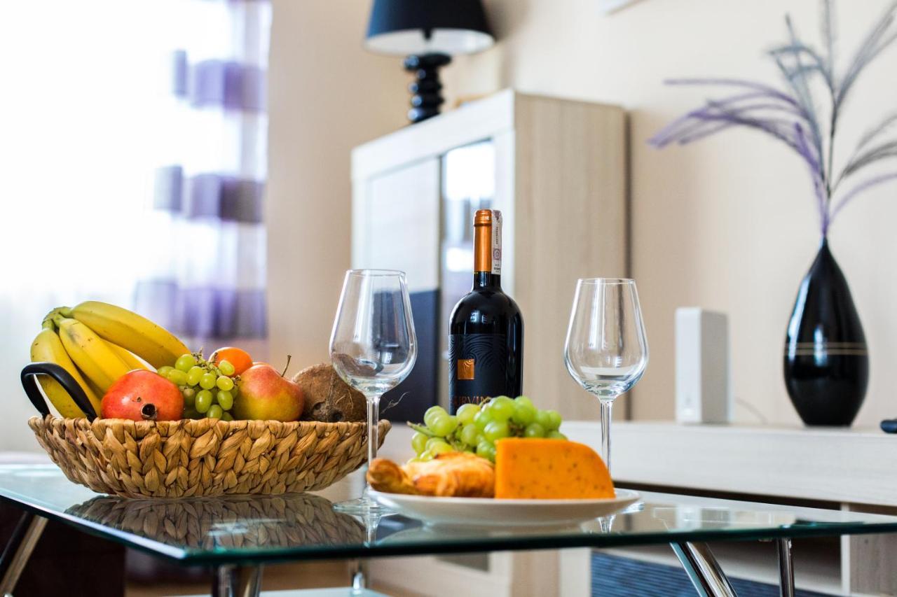 Pcd Aparthotel Wola Warszawa Zewnętrze zdjęcie